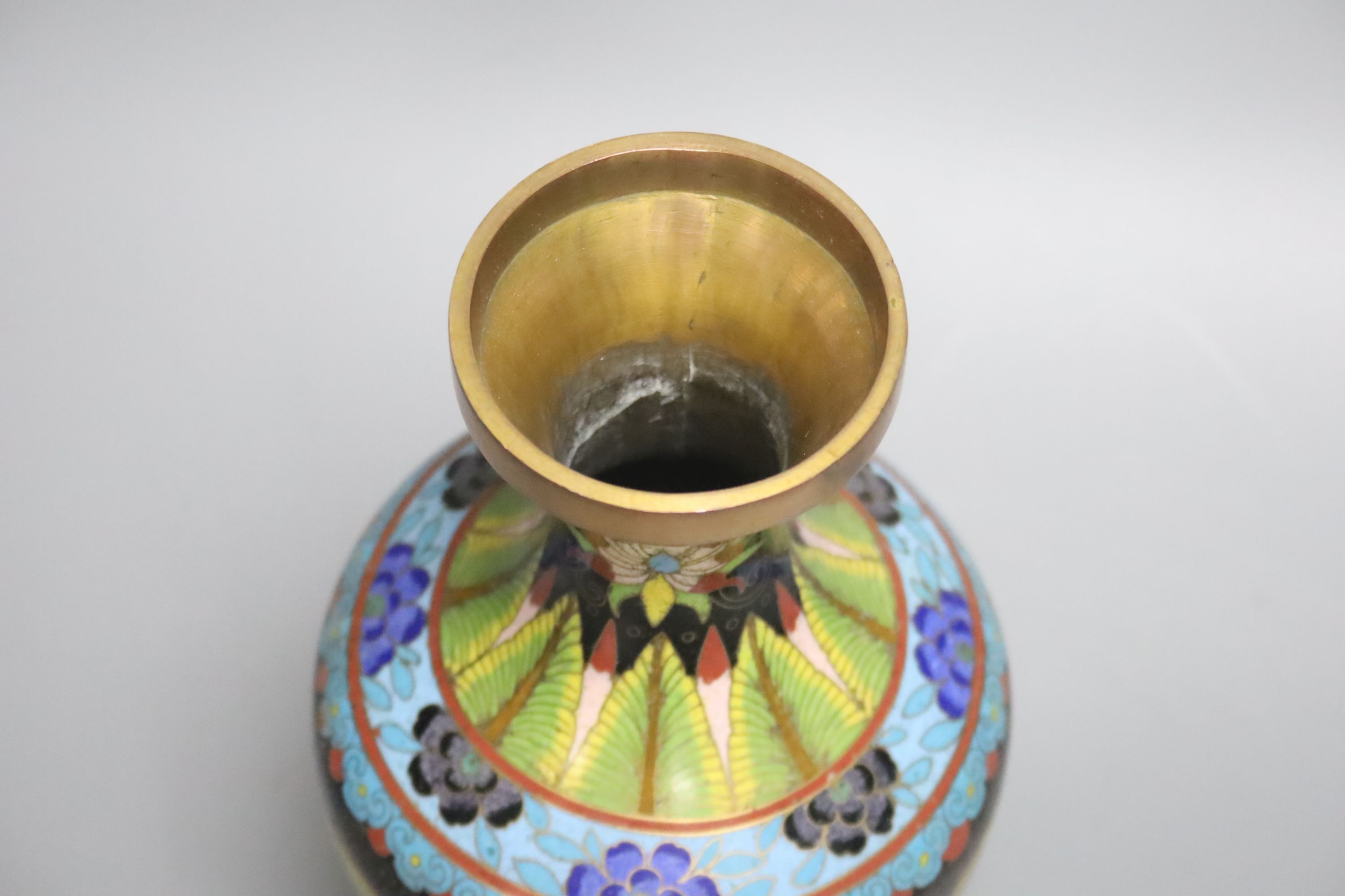 A Chinese cloisonne enamel dragon vase, early 20th century, height 23.5cm